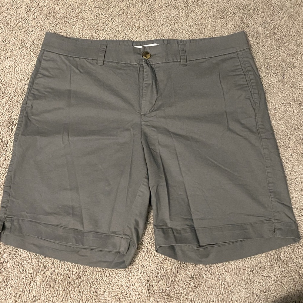 Old navy women’s chino shorts